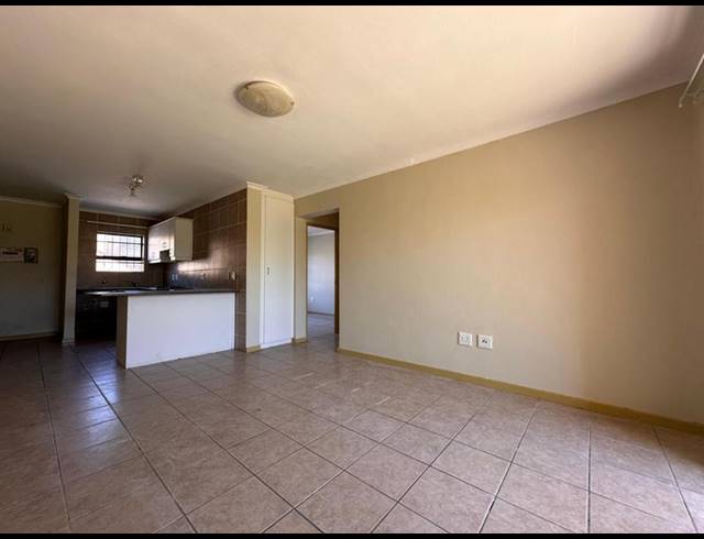 2 BEDROOM PROPERTY TO RENT IN FAIRVIEW GOLF ESTATE